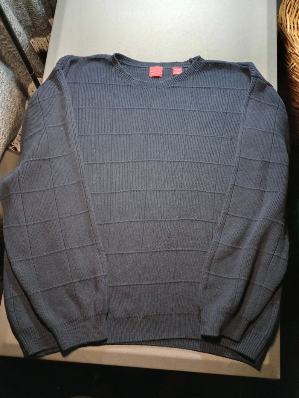 Arrow Distressed Sweater Men's Size XL